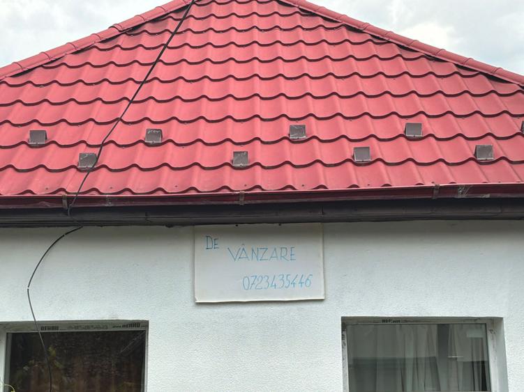Casă cu 2 camere decomandat în Gruia
