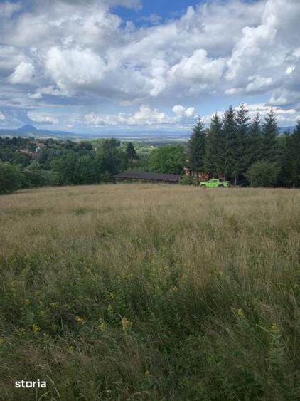 Teren de 2700 mp, în Bran