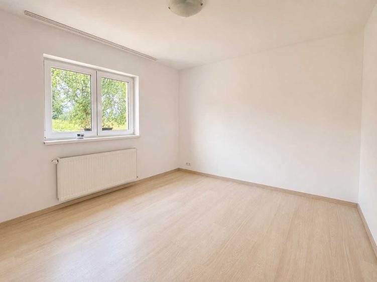 Casă cu 4 camere în Șura Mică