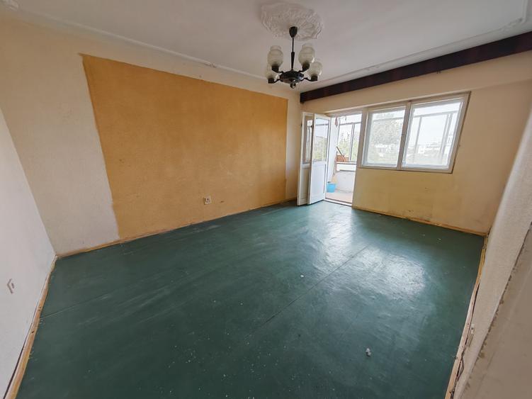 Apartament cu 3 camere decomandat în Faleza Nord