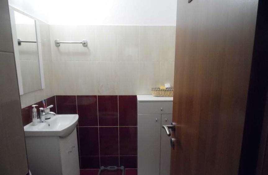 Apartament cu 3 camere decomandat, mobilat în Gemenii