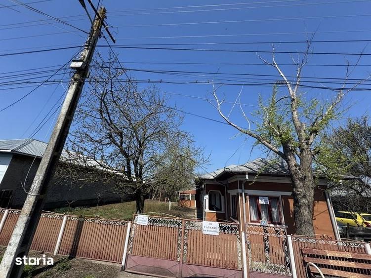 Casă cu 4 camere cu Teren 1370 Mp în Slobozia