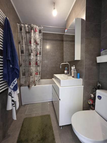 Apartament cu 3 camere decomandat, mobilat în Drumul Taberei