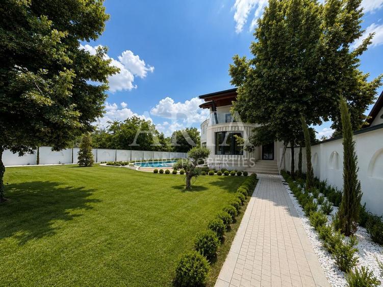 Casă cu 10 camere cu Piscina în Băneasa