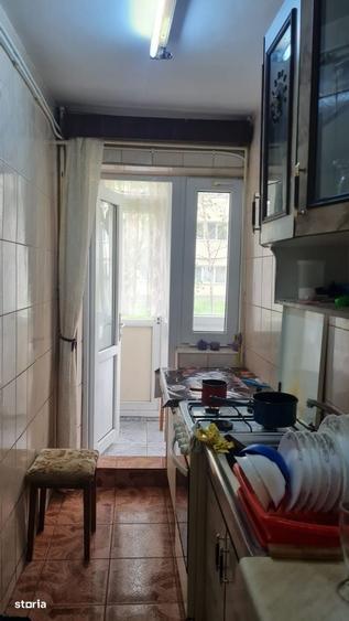Apartament cu 2 camere decomandat în Roșu
