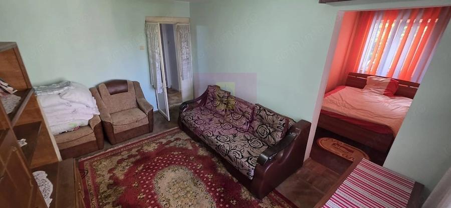 Apartament cu 3 camere semidecomandat în Autogară