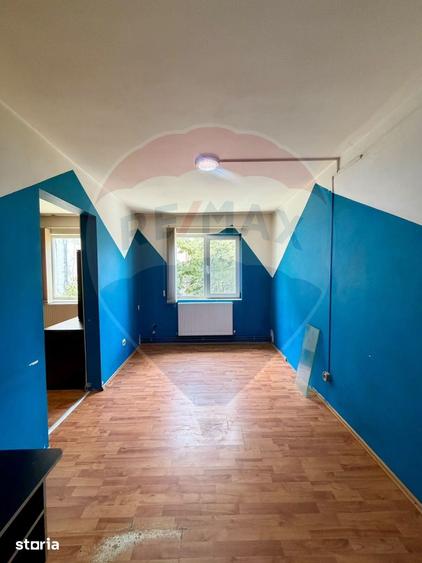 Apartament cu 3 camere semidecomandat în Central