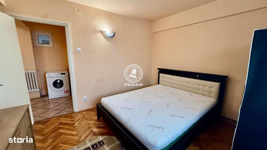 Apartament cu 3 camere decomandat în Alexandru cel Bun
