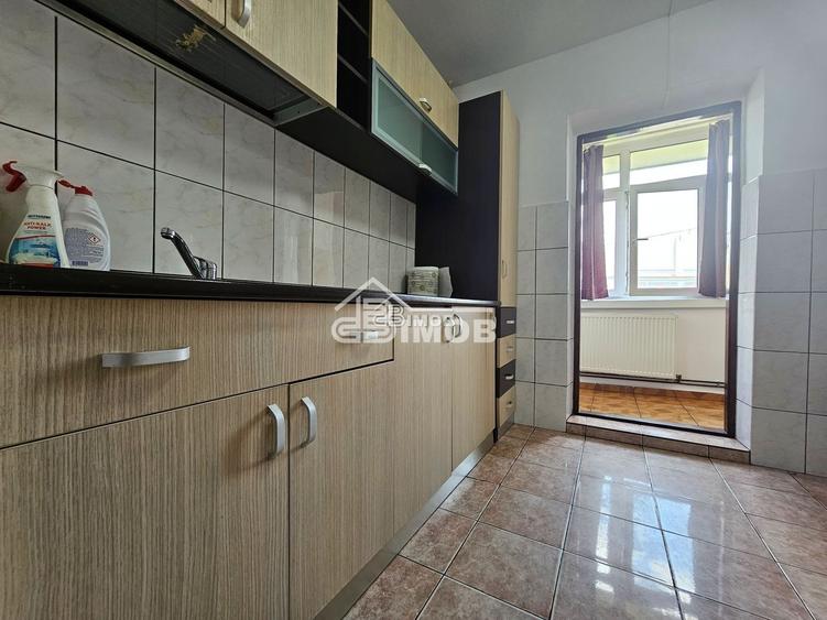 Apartament cu 3 camere, mobilat în Micro 3
