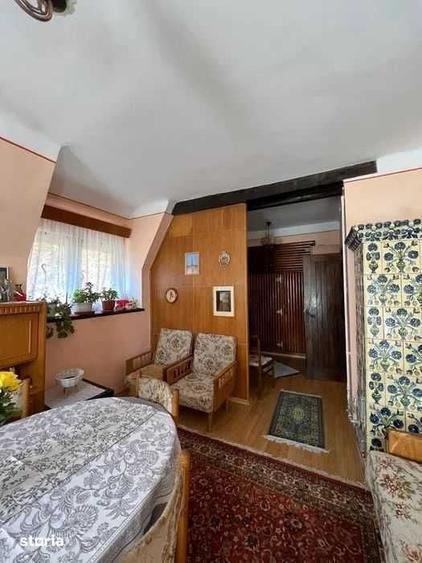 Casă cu 8 camere cu Teren 50 Mp în Furnica