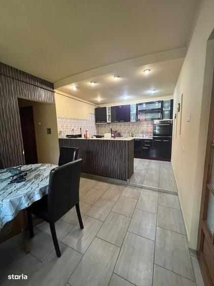 Casă cu 4 camere în Central