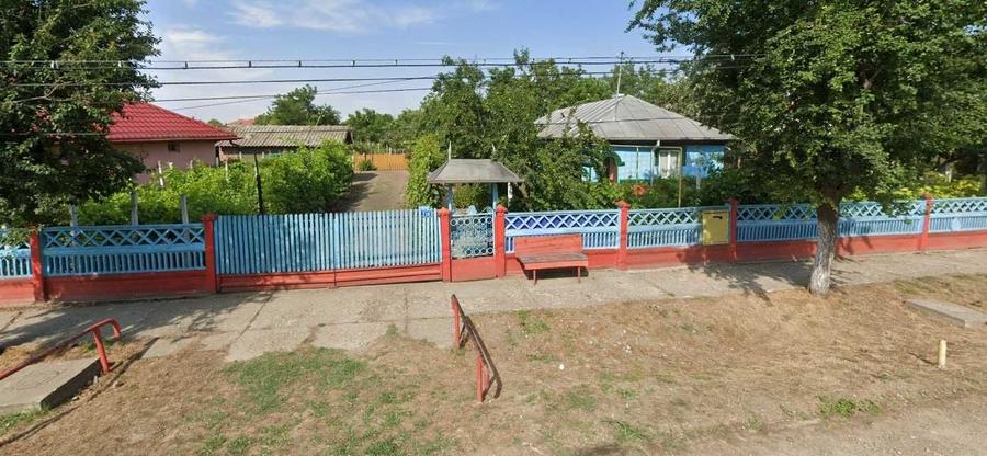 Casă cu 3 camere în Slobozia Nouă