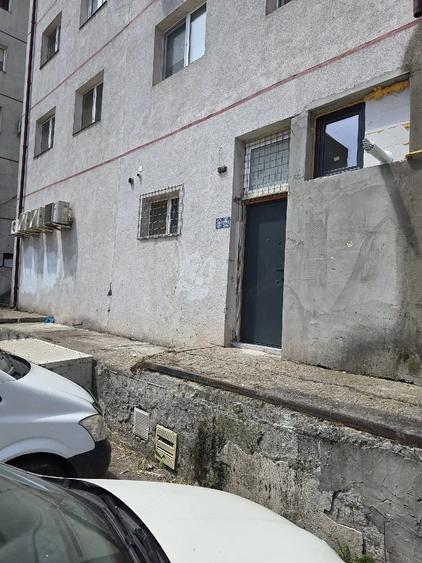 Spațiu comercial, de 98 mp, în Poarta 6