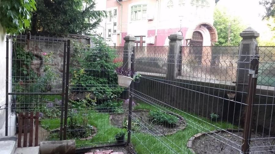 Casă individuală cu 4 camere cu Canalizare în Cotroceni