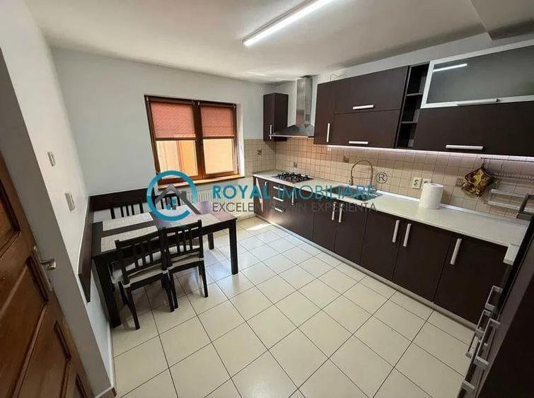 Casă individuală cu 7 camere cu Canalizare în Cioceanu
