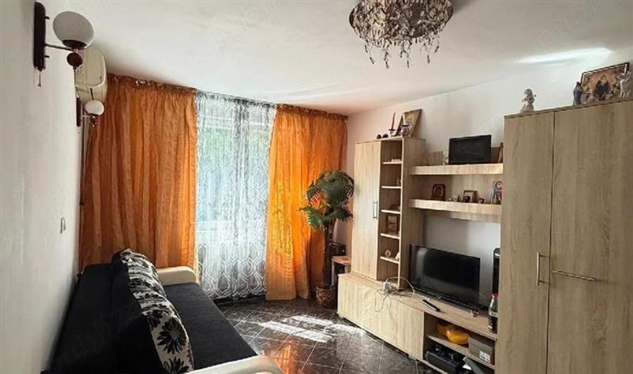 Apartament cu 2 camere semidecomandat în Rahova