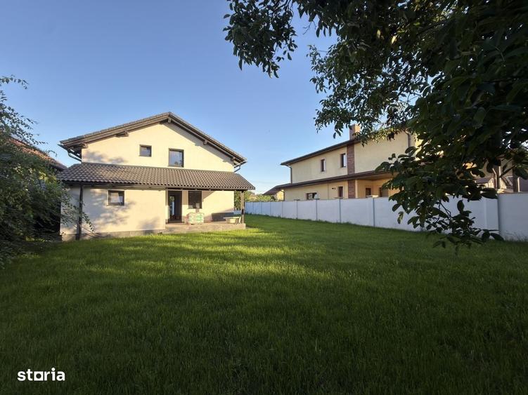 Casă cu 4 camere în Sânmihaiu Român