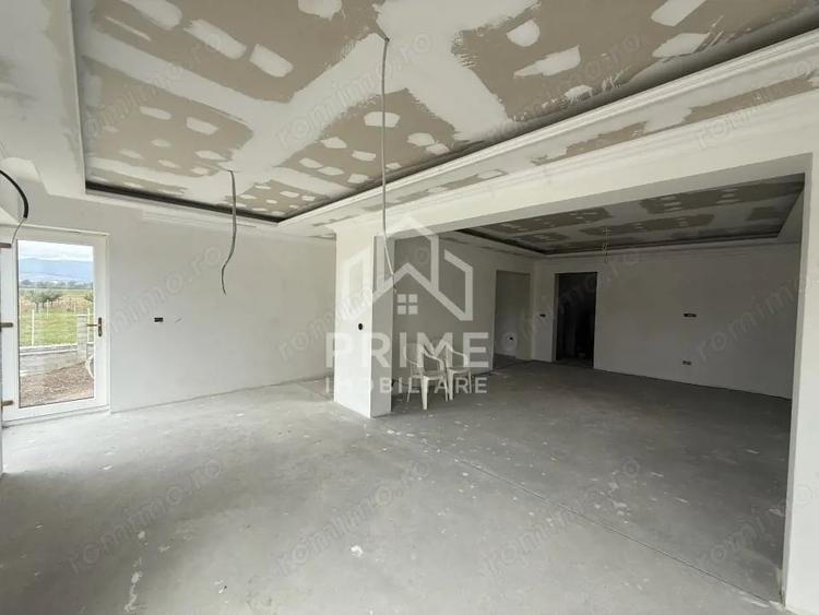 Casă cu 5 camere cu Teren 710 Mp în Ciugud