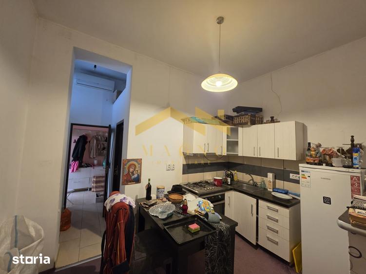 Casă cu 7 camere cu Teren 456 Mp în Central