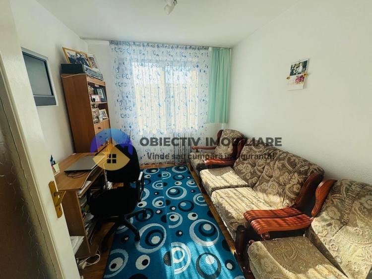 Apartament cu 4 camere decomandat în Central