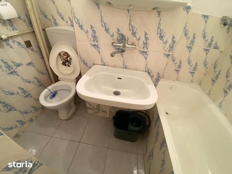 Garsonieră decomandată în Central