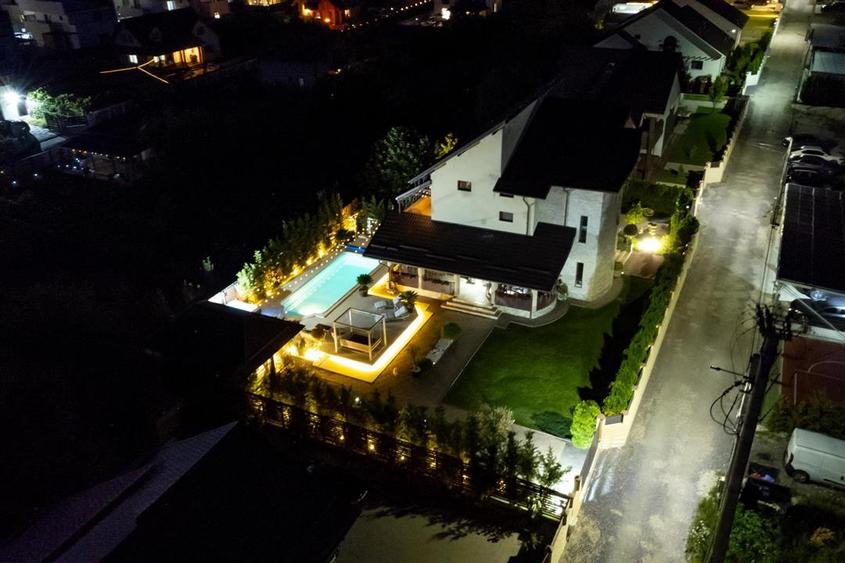 Casă cu 6 camere cu Teren 1700 Mp în Exterior Nord