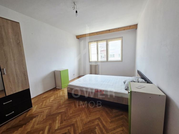 Apartament cu 4 camere decomandat în Vasile Aaron