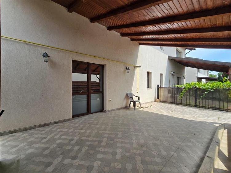 Duplex cu 4 camere cu Teren 250 Mp în Lunca Cetățuii