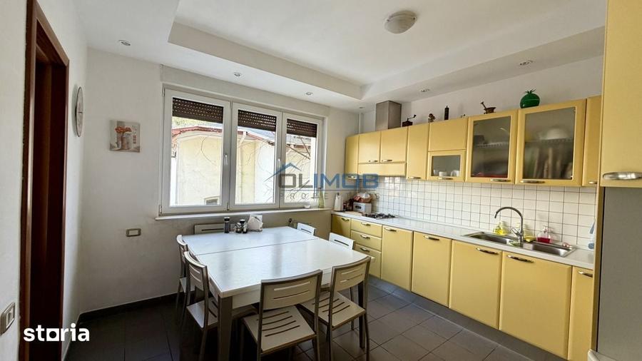 Apartament cu 4 camere în Tei