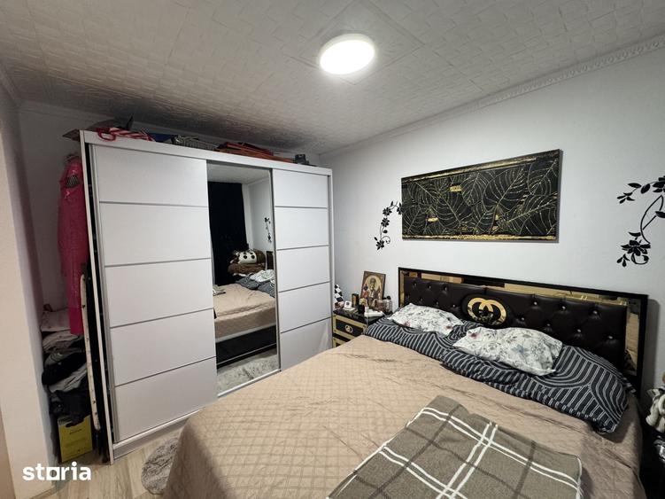 Apartament cu 2 camere semidecomandat în Botizului