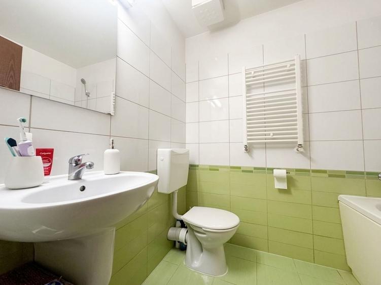 Apartament cu 2 camere semidecomandat, mobilat în Soarelui