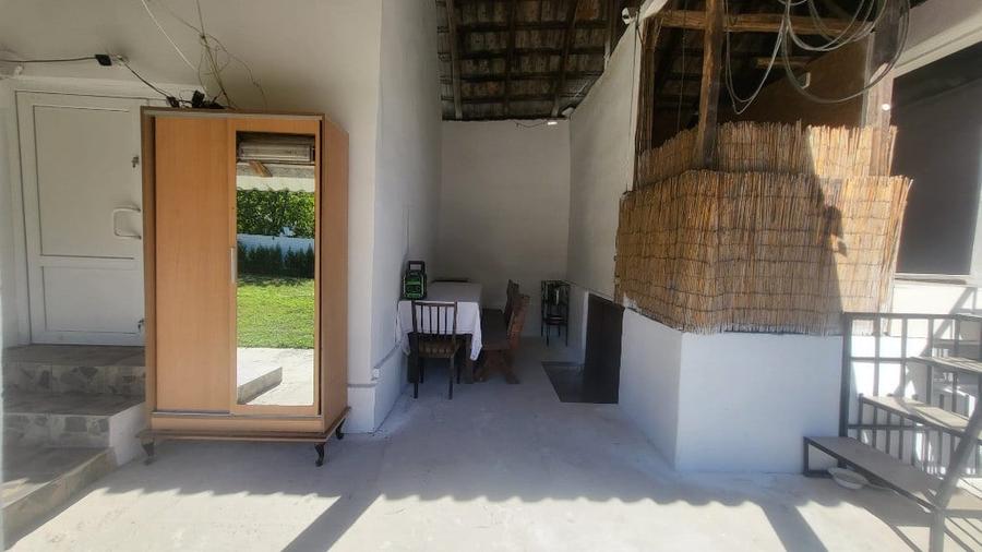 Casă cu 5 camere cu Teren 4500 Mp în Jiana