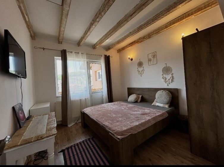 Apartament cu 2 camere semidecomandat, mobilat în Florești
