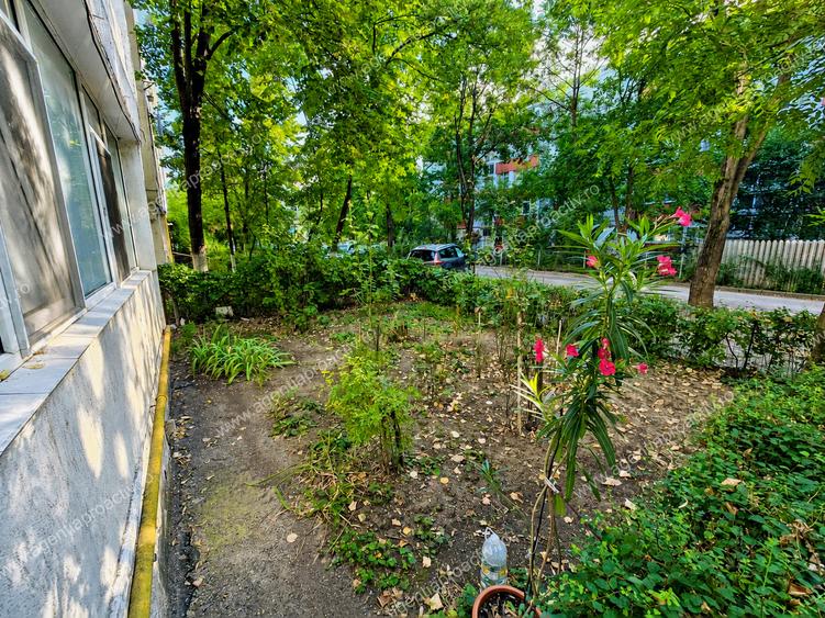 Apartament cu 2 camere semidecomandat în Micro 16