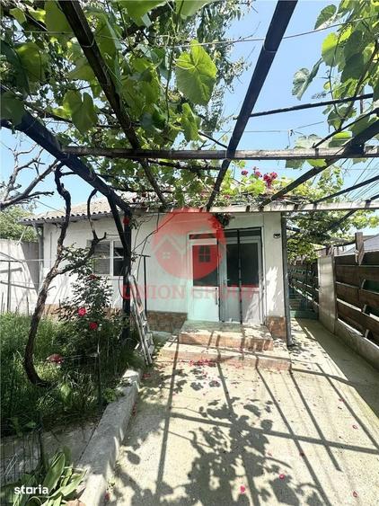 Casă cu 3 camere în Lumina