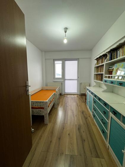 Apartament cu 3 camere decomandat, mobilat în Astra
