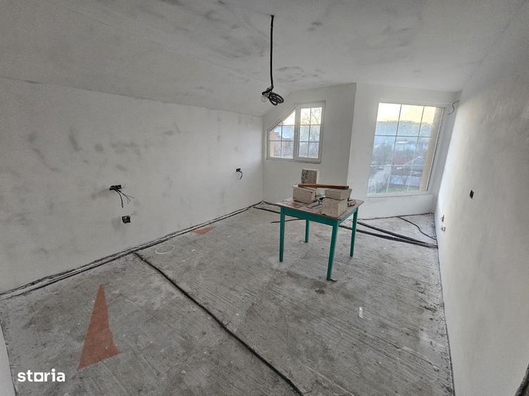 Casă cu 4 camere în Șuici