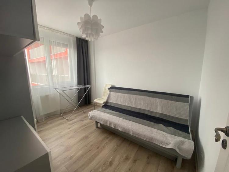 Apartament cu 3 camere decomandat, mobilat în Micălaca