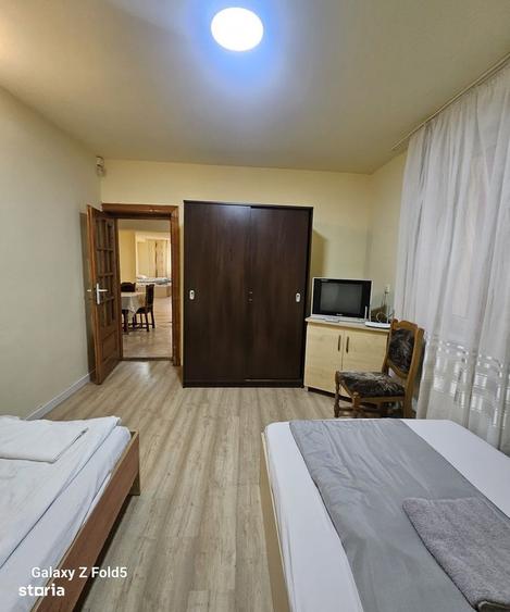 Apartament cu 4 camere decomandat în Central