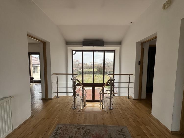Casă individuală cu 5 camere cu Piscina în Europa