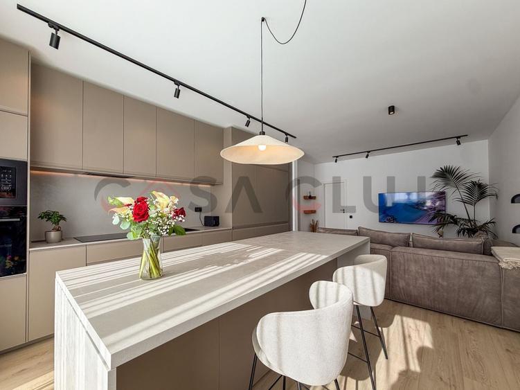 Apartament cu 3 camere decomandat, mobilat în Central