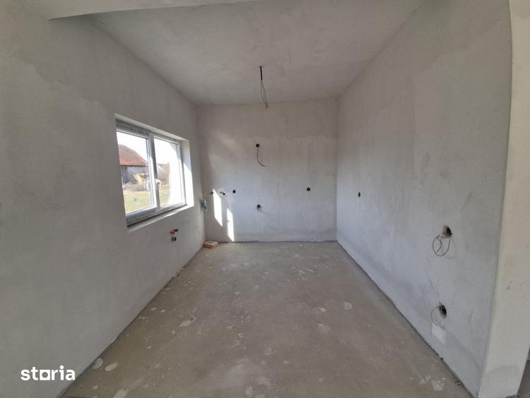 Casă cu 4 camere cu Teren 220 Mp în Gilău