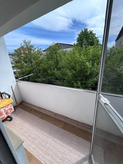 Apartament cu 3 camere decomandat în Micro 16