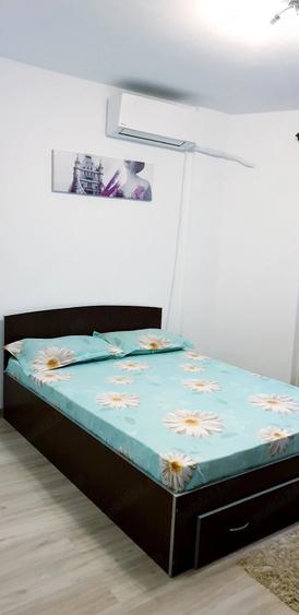 Apartament cu 3 camere decomandat, mobilat în Berceni