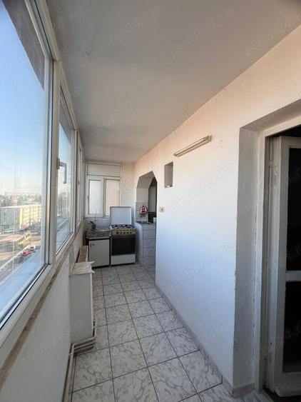 Apartament cu 3 camere decomandat în Astra