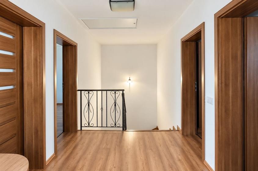 Duplex cu 4 camere cu Teren 200 Mp în Florești