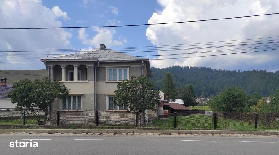 Casă cu 6 camere cu Teren 1000 Mp în Vama