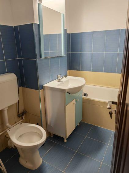 Apartament cu 2 camere semidecomandat, mobilat în Central