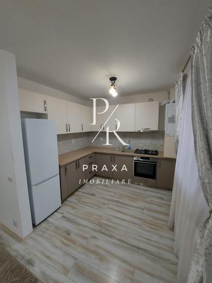 Apartament cu 3 camere semidecomandat, mobilat în Florești