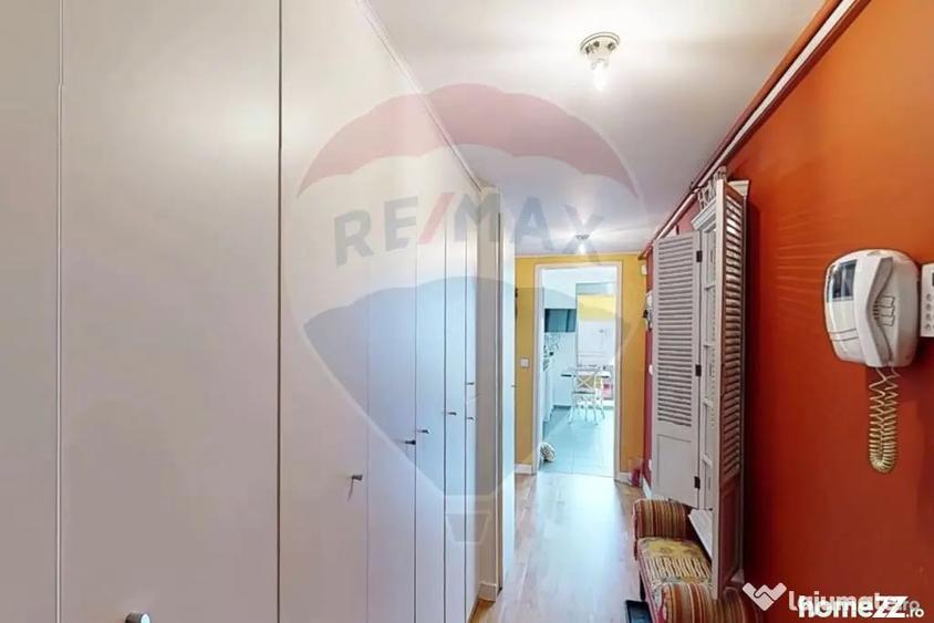 Apartament cu 3 camere semidecomandat în Sisești